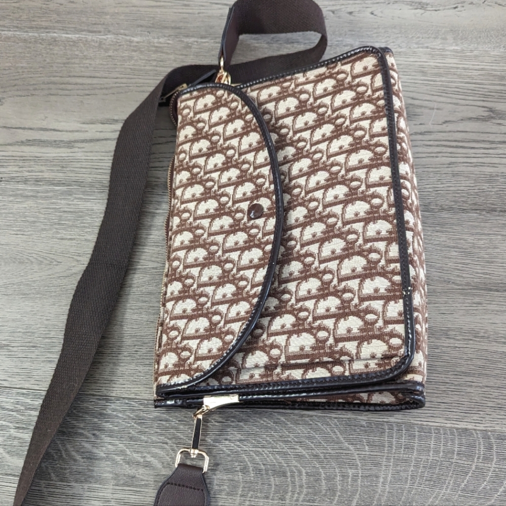Authentic Vintage Dior Pouch Crossbody 2in1 Bag